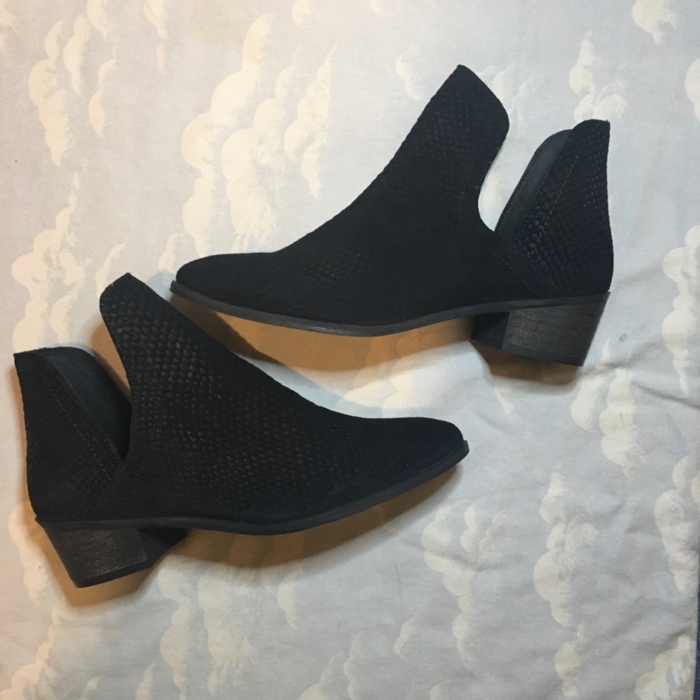 Coconuts by Matisse Cut Out Ankle Boots